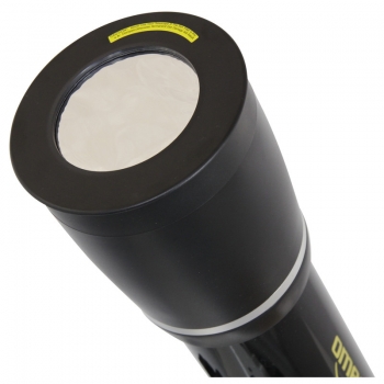 So sitzt der Omegon Sonnenfilter auf dem Objketiv. Jetzt ist alles bereit für die Sonnenbeobachtung.